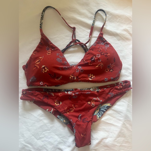 Reversible Roxy Bikini Set - Picture 3 of 3